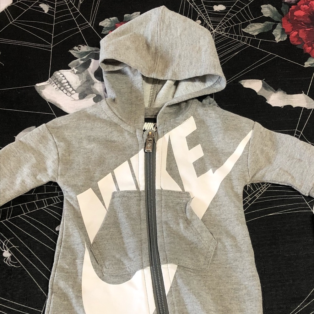 NIKE AIR ZIP UP HOODIE KIDS ROMPER NEWBORN 0-3M - Picture 2 of 11